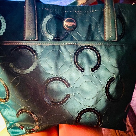 Purses - Picture 4 of 6